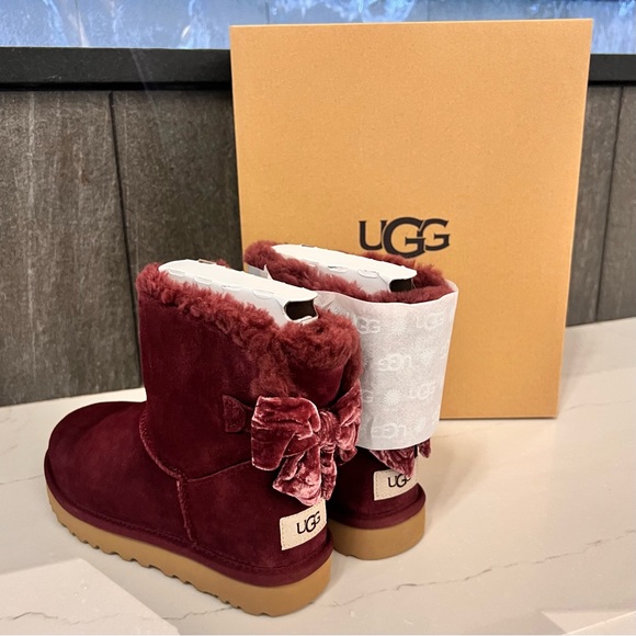Mini Bailey Bow Crushed Velvet Uggs (Rare) - Picture 4 of 5